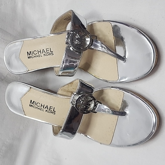 Michael Kors Palm Beach Silver Sandals Sz 7.5 - Picture 1 of 13